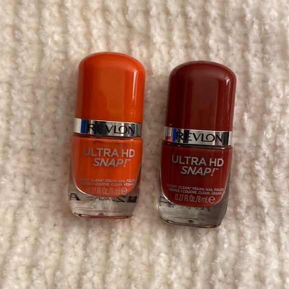 2 NEW Revlon Ultra HD Snap! Nail colors - Hot Stuff 007 & Red & Real Rouge 014 - Picture 1 of 3